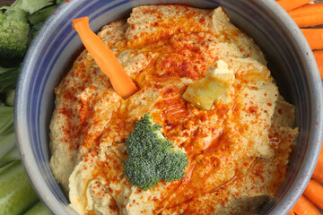 hummus with carrot sticks