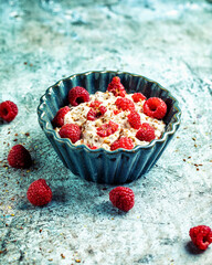 Porridge mit Himbeeren