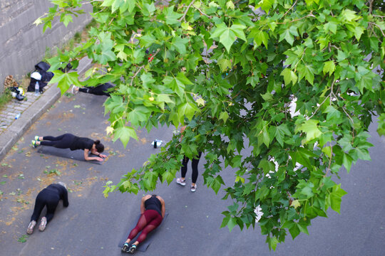 Entra&icirc;nement sportif sur les berges de la Seine