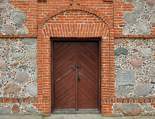 wybudowana w 1878 roku naogotycka rzymskokatolicka  kaplica cmentarna w miejscowosci zawady na podlasiu w polsce