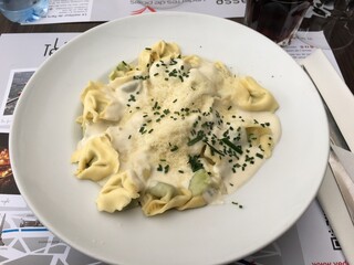 ravioli with ricotta and basil