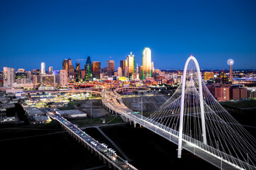 Fototapeta na wymiar Dallas Skyline and Texas Bridge