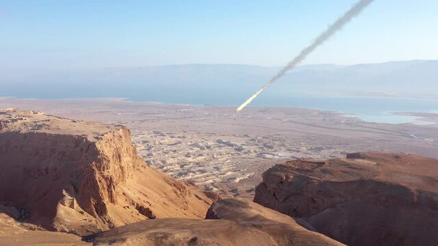 Meteor Asteroid Crashing in the Desert Mountain
Powerful Video Compositing simulates Real drone footage with visual effect elements of Meteor ufo With smoke trails Crashing in the Desert mountain
