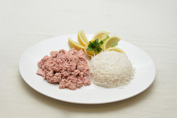 cooked tuna with white rice