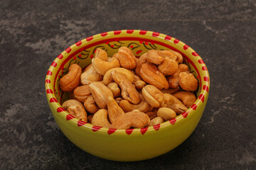Cashew heap in the bowl