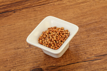 Coriander seeds in the bowl