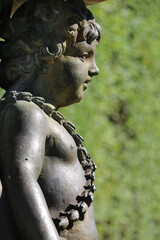 Sculpture dans les jardins du Château de Versailles