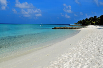 THE MALDIVES. SAND BEACH IN THE INDIAN OCEAN. 