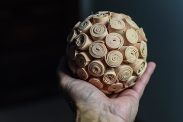 representation of the coronavirus in everyday life