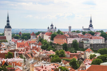 Obraz premium City panorama from above, Tallinn, Estonia. Beautiful view of the old town.