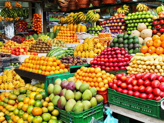 Naklejka na ściany i meble Étalage de fruits, marché de Salvador de Bahia, Brésil