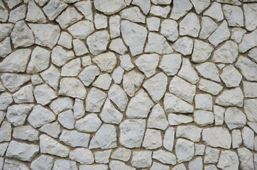 Stone walls built with overlapping