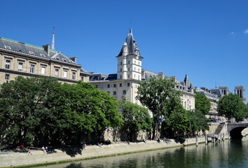 Fototapeta na wymiar Le vieux Palais de Justice à Paris. France.