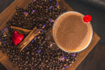 Tragos finos coloridos y de cafe