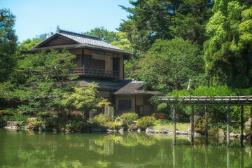 Fototapeta na wymiar 京都御苑内にある旧九条家庭園「拾翠亭」の美しい初夏の風景です