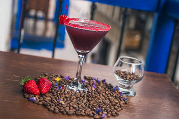 Tragos finos coloridos y de cafe