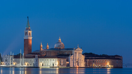 Obraz premium Senice at night, looking towards San Giorgio from San Marco at dusk