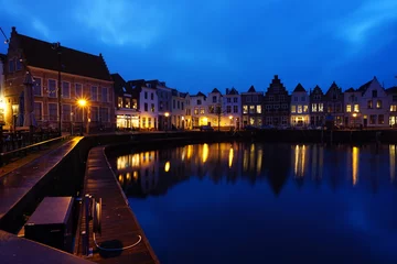 Deurstickers Abendansicht des Binnenhafens in Goes, Zeeland © rudolf
