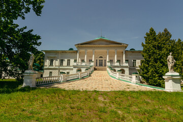 Fototapeta na wymiar Palace. Palace of Galagans. Tourist place. Ukraine. Chernihiv region.