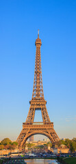 Fototapeta na wymiar Eiffel Tower in the evening light