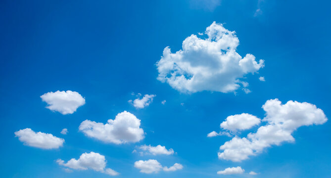 The sky is white clouds on the day the sky is bright and beautiful.