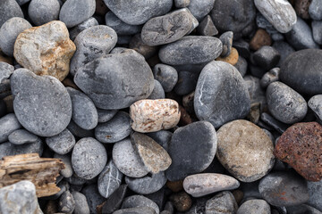Rocas. Piedras. Cantos rodados en la playa.