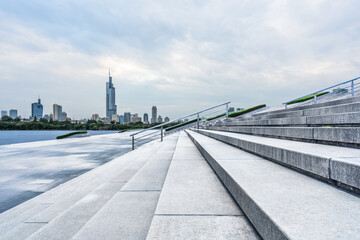Naklejka premium the Stairs with modern buildings in the cityscape