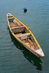 Fototapeta na wymiar Old boat on sea, Rio de Janeiro