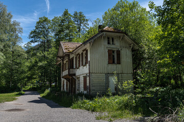 Fototapeta na wymiar Old house at the Ravenna gorge near the bridge viaduct in Breitnau, Black Forest, Germany