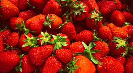 Erdbeeren aufgehäuft