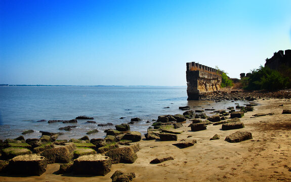 Diu, beautiful view of Arabian Sea from the INS Khukri memorial in Diu, Union territory of Daman and Diu, India