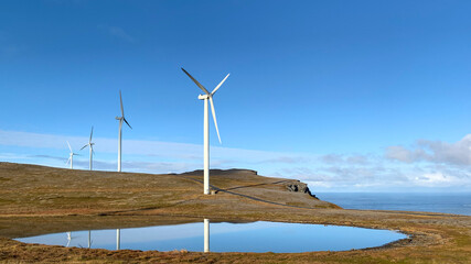 Der nördlichste Windpark der Welt auf der Insel Havoya, Finnmark, Norwegen