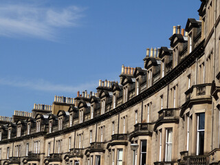 Fototapeta premium Architectural detail of the old buildings in one of the Edinburgh crescents in Scotland, UK.