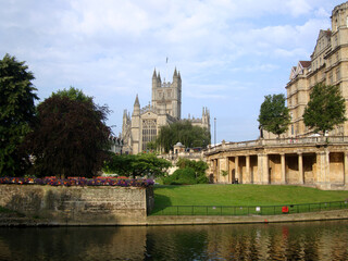Obraz premium A view from Bath town with the Bath Abbey on the background, in England, UK.