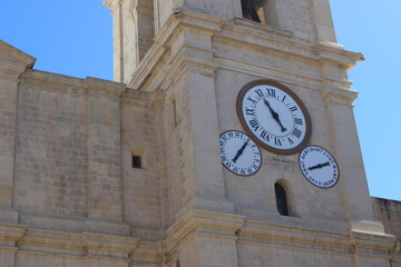 Fototapeta na wymiar Cadrans sur la co-cathédrale Saint-Jean à La Valette (Malte)