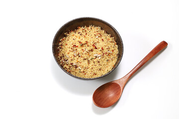 食器に入ったクスクス粒