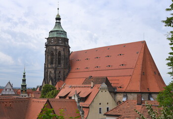 Obraz premium Blick vom Schloss Sonnenstein auf die Stadtkirche St. Marien