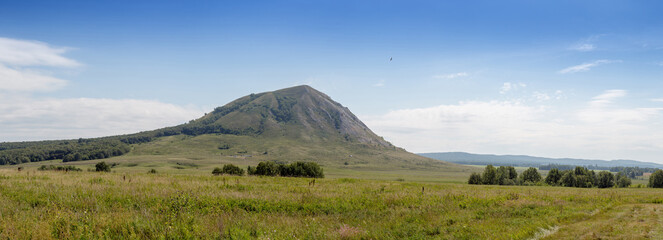 Toratau - one of the four shihans, located in Ishimbaysky District, on the border with the city Sterlitamak.
