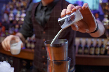 BAR, COCKTAIL AND FUN