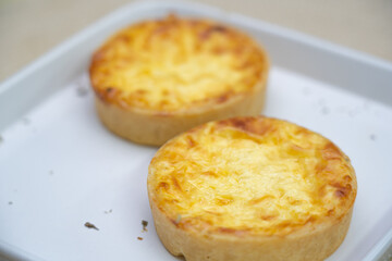 Deliciosos salgados quiches assados 