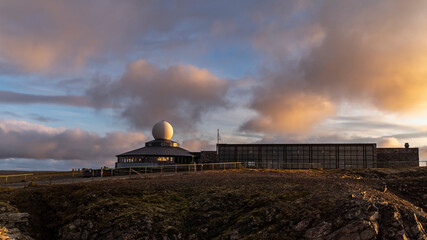 Fototapeta premium Station am Nordkap auf der Insel Mageroya, Finnmark, Norwegen