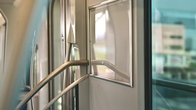 電車内の風景