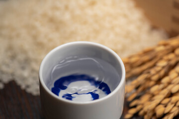 日本酒と白米と稲穂