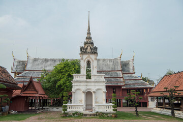 Fototapeta premium THAILAND PHETBURI WAT YAI SUWANNARAM TEMPLE
