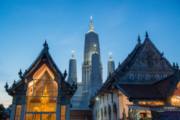 Fototapeta premium THAILAND PHETBURI WAT MAHATHAT TEMPLE