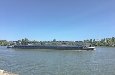 Autotransport auf dem Rhein