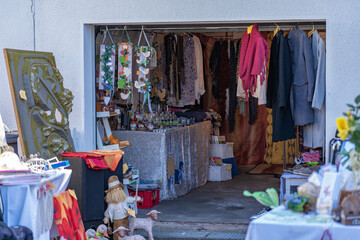 Fototapeta na wymiar Private flea market at the garages