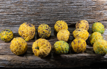 The araticum (Annona crassiflora) is a fruit native to the cerrado and belongs to the family Annonaceae.