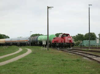 Fototapeta na wymiar Güterzug im Bahnhof