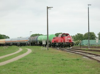 Güterzug im Bahnhof